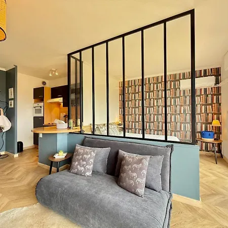 Apartment Coeur Six-fours - Clim & Wifi - Place Du Marche
